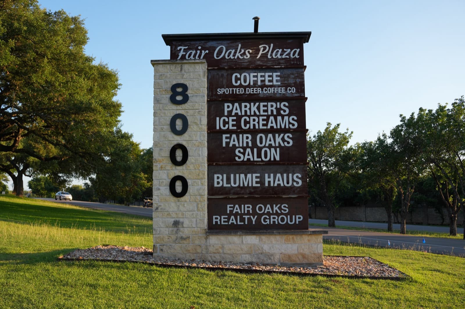 The Fair Oaks Plaza sign on Fair Oaks Parkway